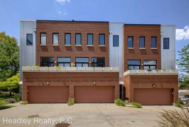 Main picture of 912 S 12th Ct