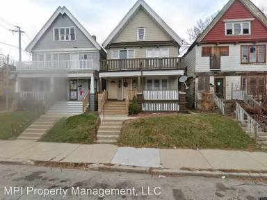 Main picture of 1430 W Burleigh St