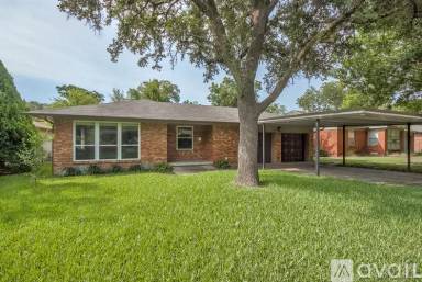 Main picture of 2344 Highwood Dr