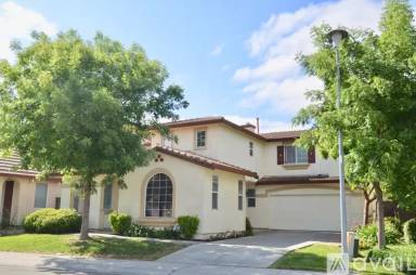 Main picture of 31 Pinnacles Cir