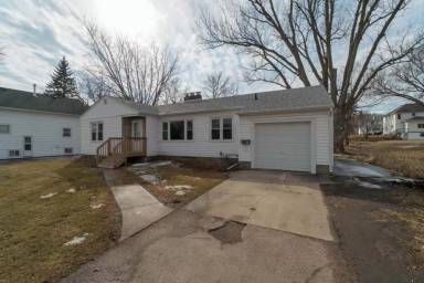 Main picture of 2503 Iowa St