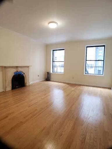 Main picture of 69 W 55th St