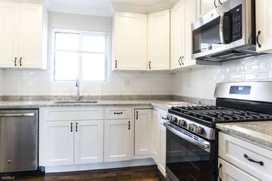 Main picture of 391 Hyde Park Ave