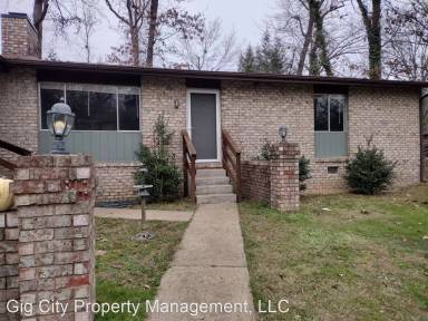 Main picture of 905 Forest Dale Ln