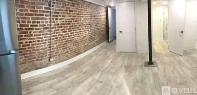 Main picture of 437 Kenyon St NW