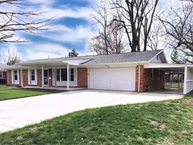 Main picture of 103 Marilyn Ave