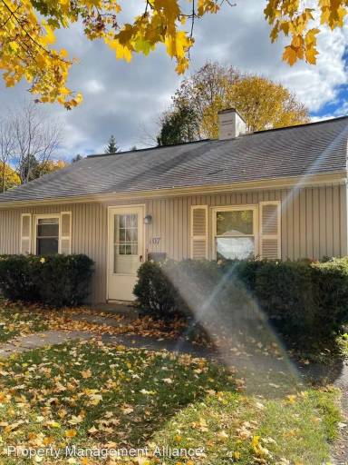 Main picture of 107 Michaels Cir