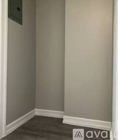 Main picture of 216 E 6th St