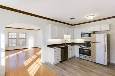 Main picture of 2775 Xerxes Ave S