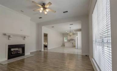 Main picture of 5596 Ducros Dr