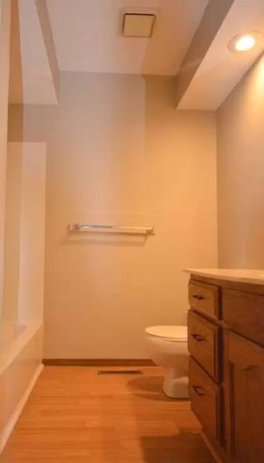 Main picture of 525 W Edgewood St