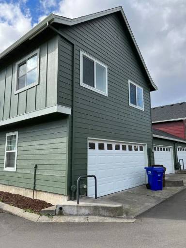 Main picture of 1310 NE Park Ln