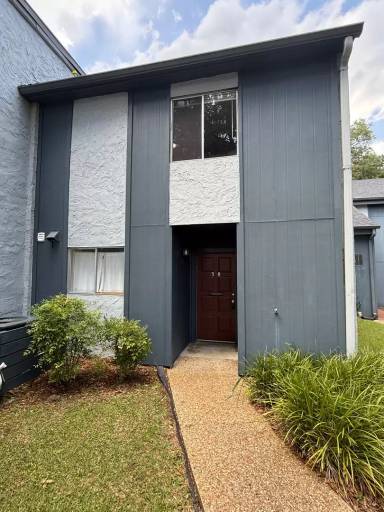 Main picture of 2949 Shamrock St N