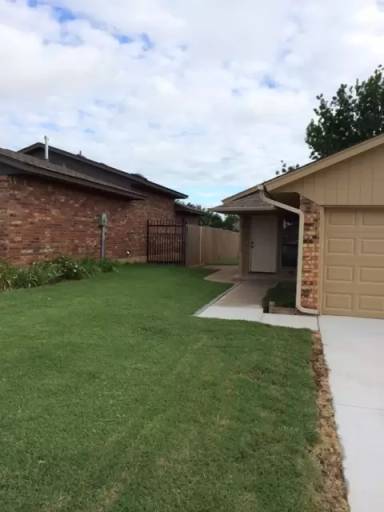 Main picture of 720 SW 10th St