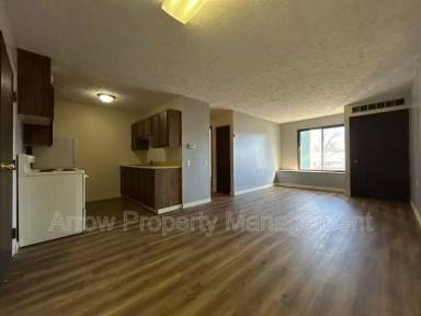 Main picture of 130 S 5th St