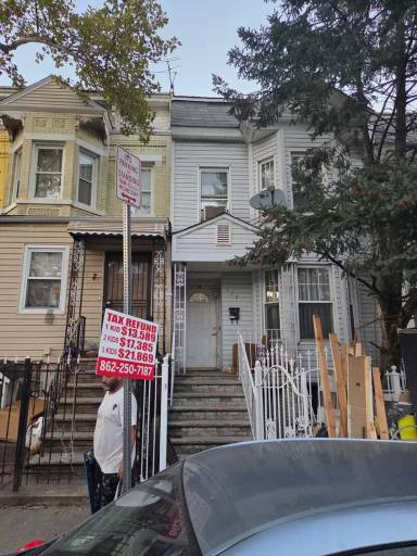 Main picture of 227 6th Ave