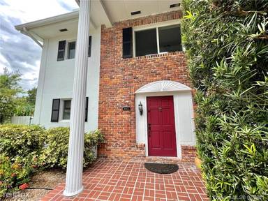 Main picture of 10672 SW 77th Ave