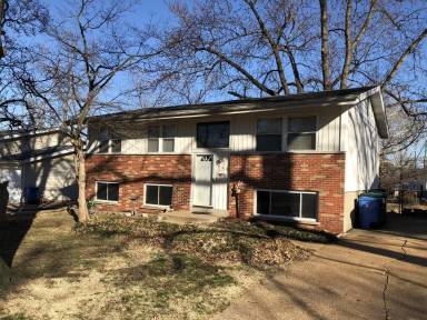 Main picture of 220 Downing Ave