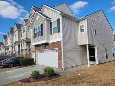 Main picture of Keystone Park Dr Townhouses