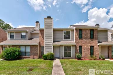 Main picture of 221 Pineridge Ct