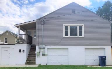 Main picture of 95 1/2 S Shafer St