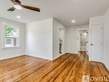 Main picture of 525 E 3rd St