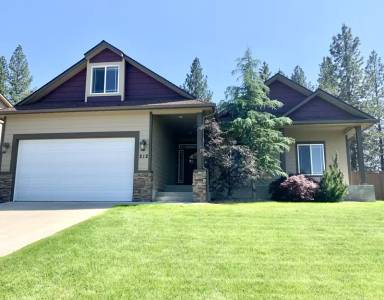 Main picture of 212 E Pine Needle Ave