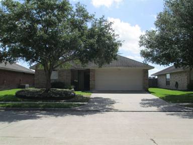 Main picture of 104 Gemini Ct