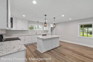 Main picture of 1005 Invader St
