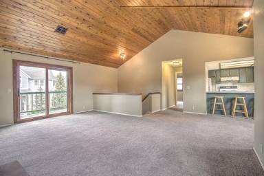 Main picture of 455 Lincoln Ave