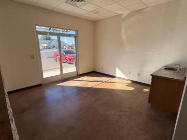 Main picture of 808 W Dickinson Blvd