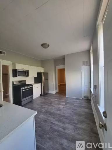 Main picture of 2828 N Lawndale Ave