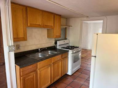 Main picture of 949 Agua Fria St