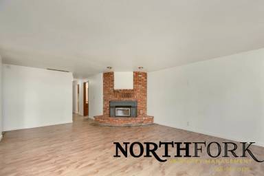 Main picture of 405 Moraine Pl