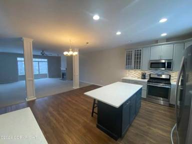 Main picture of 20349 Riverside Dr