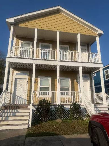 Main picture of 2201 Toulouse St