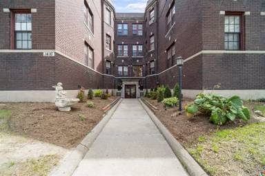 Main picture of 1416 Hampton Blvd