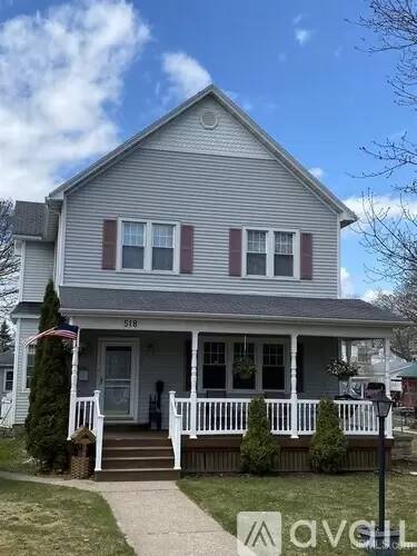 Main picture of 518 S 8th St