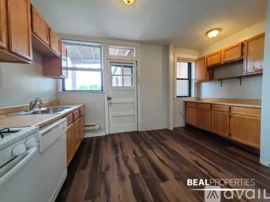 Main picture of 1115 W Oakdale Ave