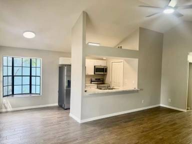 Main picture of 3784 Lake Shore Dr