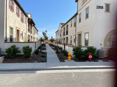 Main picture of 2818 E Berry Loop Privado