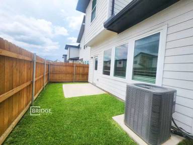 Main picture of 33130 Oak Heights Pl