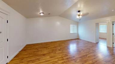 Main picture of 279 Country Club Pkwy