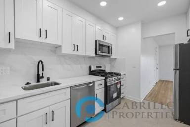 Main picture of 128 Kalmia St