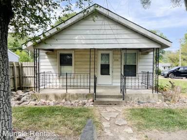 Main picture of 3501 N Bellaire Ave