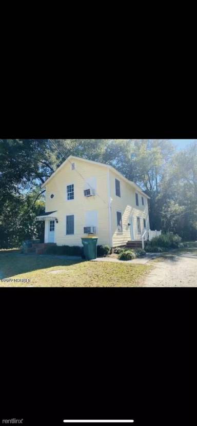 Main picture of 206 E Calhoun St