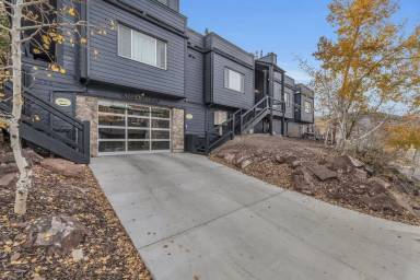 Main picture of 550 Deer Valley Dr