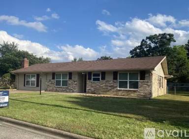 Main picture of 839 Avenue A