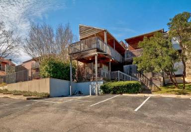 Main picture of 6903 Deatonhill Dr