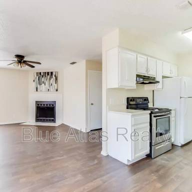 Main picture of 8133 Foxfire Ln